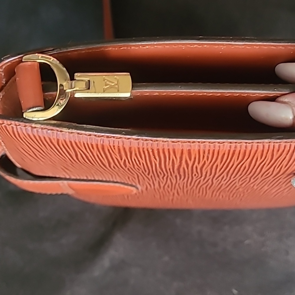 Louis Vuitton Crossbody/Shoulder Epi Bag, Fauve Brown M52343 VI 0992 Hp 20x🔥 - Picture 13 of 15
